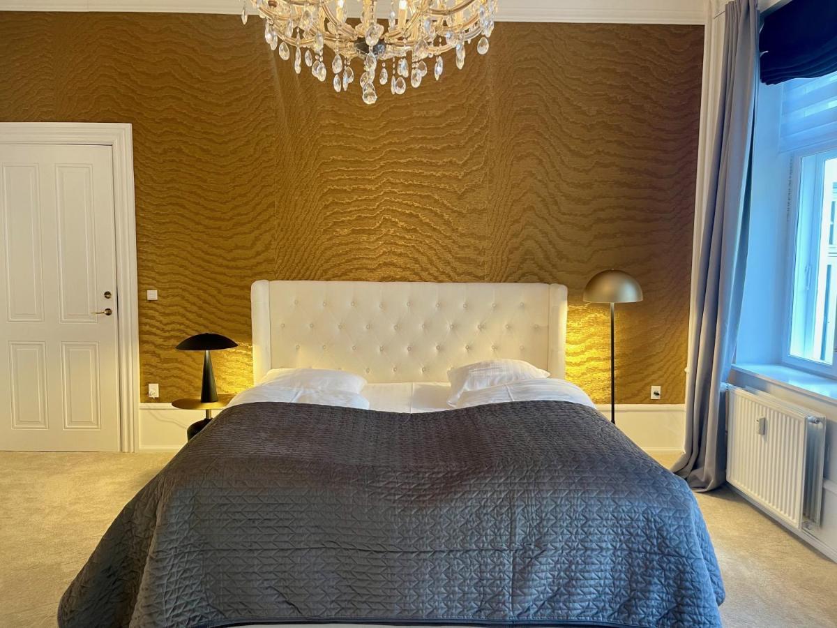 Beautiful 3 Bedroom Flat Next To The Marble Church Copenhaga